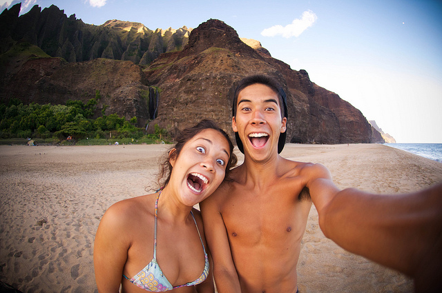 Social Media in vacanza: divertimento o stress? credits: Micah Camara on Flickr